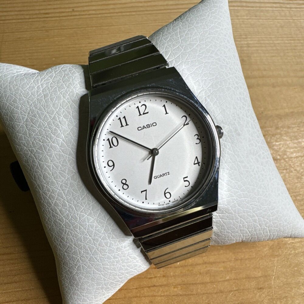 Vintage Casio Watch Men Silver Tone White Dial 705 Mq-336 New Battery